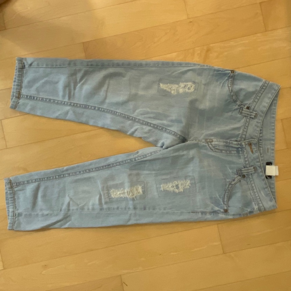 Distressed Jeans - Picture 3 of 6
